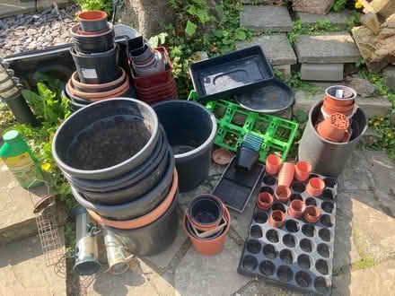 Photo of free variety of garden pots, bird feeders (Hastings TN35) #4
