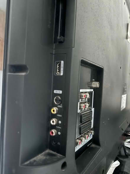 Photo of free Samsung 37 Inch TV HD (Evenson way, Ild Swan. L13) #4