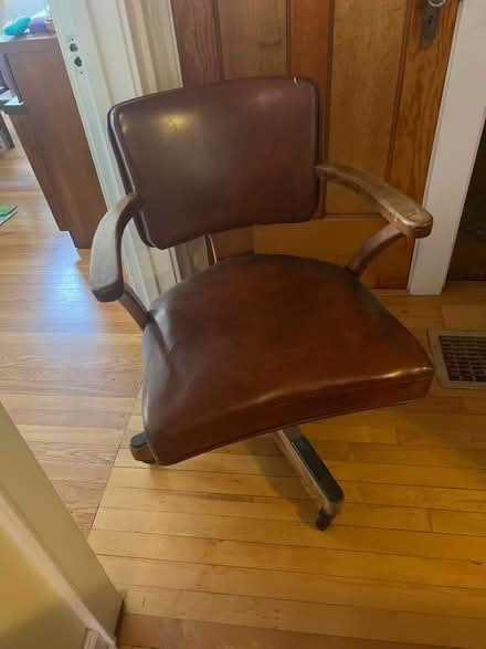 Photo of free Desk chair (Portage park) #1