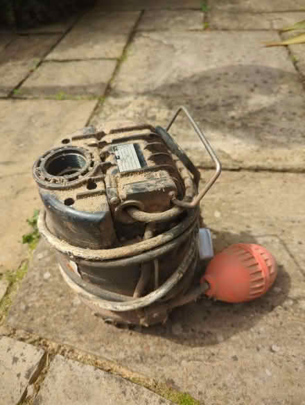 Photo of free Water pump with float switch (Stourbridge DY8) #1