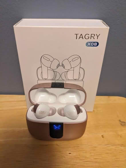 Photo of free wireless earbuds (Don Mills and Steeles) #1