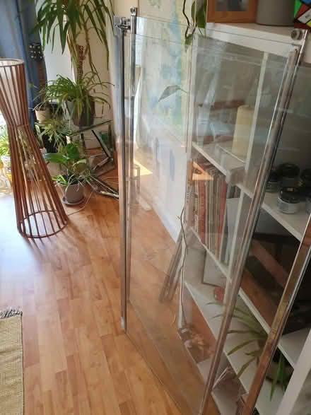 Photo of free Old shower glass doors (Borough Underground SE1) #1