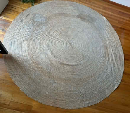 Photo of free 8’ round jute rug (UES/Spanish Harlem) #1