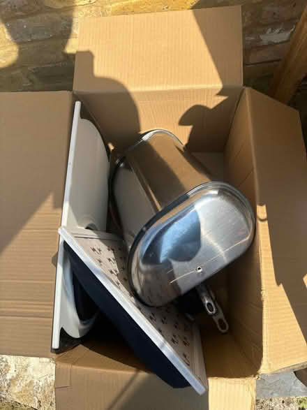 Photo of free Decluttering / kitchen stuffs (Barnes Bridge) #1