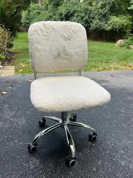 Photo of free faux fur desk chair (West Chester / West Goshen) #1
