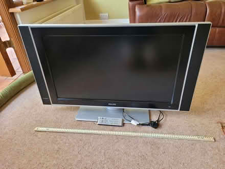 Photo of free Flat screen tv (Le24fg) #1