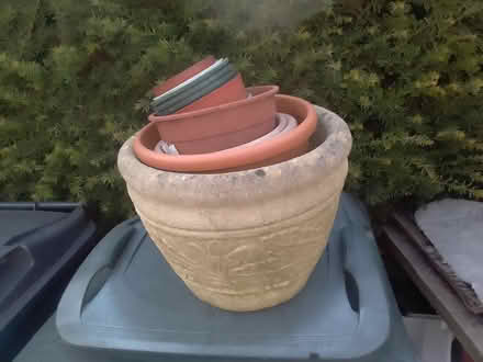 Photo of free Flower pots (Rushwick Wr25tp) #2