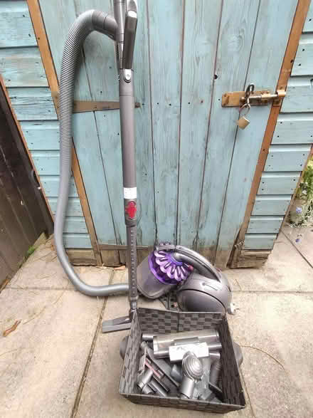 Photo of free Dyson DC39 vacuum cleaner (Arnold NG5) #1
