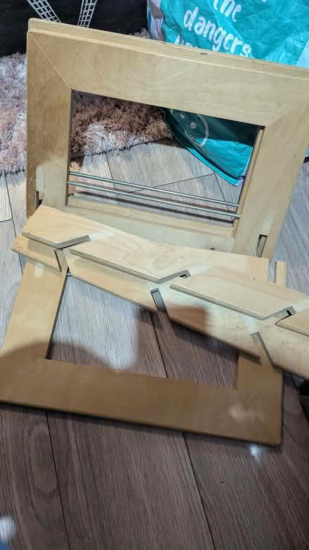 Photo of free magazine rack (Fleetwood FY7) #1