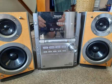 Photo of free 5 CD /mp3/ aux / tuner /tape player (Kings Stanley GL10) #1