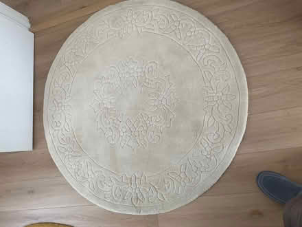 Photo of free Circular rug (Hunstanton PE36) #1
