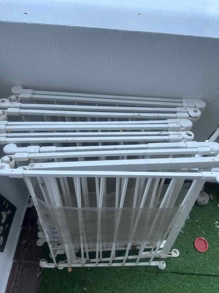Photo of free Playpen (Richmond (north sheen station)) #1