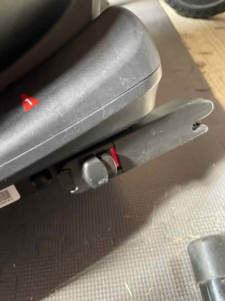 Photo of free Joie Isofix Car seat (CM1 Beaulieu) #4