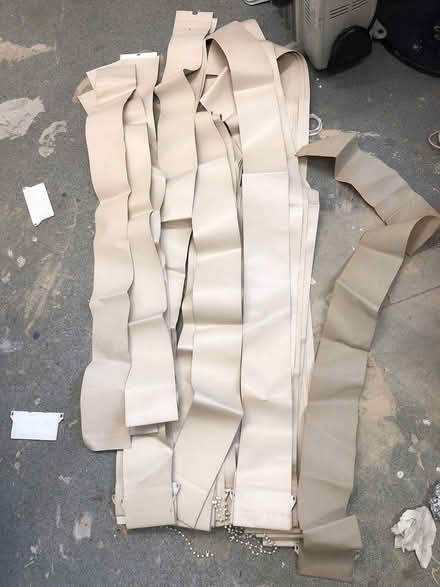 Photo of free Vertical bland slats (DA12) #1