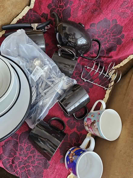 Photo of free Kitchen items lot (TW5, Hounslow West) #2