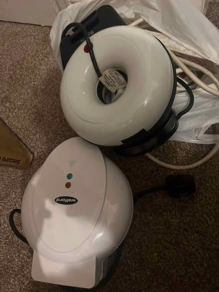 Photo of free Donut n cupcake maker (LS8) #1
