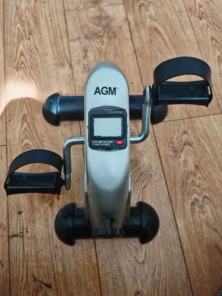 Photo of free A simple foot pedal for exercise (Airport Junction UB3) #1