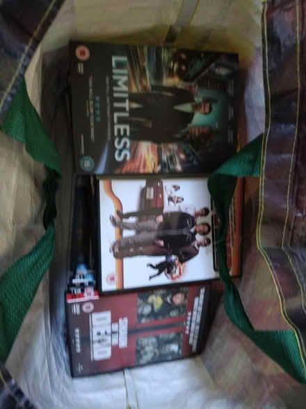 Photo of free Dvds (CM8 Silver End) #1