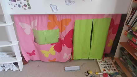 Photo of free Pink play tent & pockets (E8 London Fields) #1
