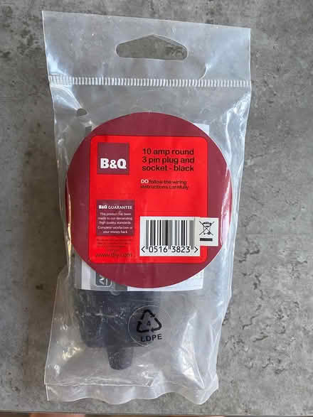 Photo of free 10 amp round 3 pin plug and socket (Cubbington CV32) #1
