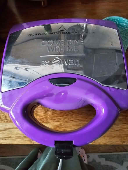 Photo of free Waffle/Toaster/Donut Maker (Bromley Common BR2) #1