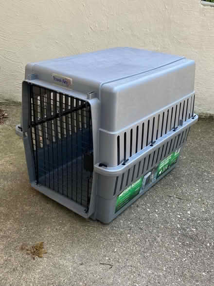 Photo of free Medium dog kennel (southwest Schaumburg IL) #1