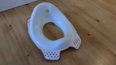 Photo of free Child toilet seat (Abingdon-on-Thames OX14) #1