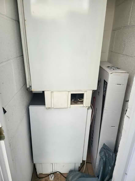 Photo of free Various goods - kitchen & bathroom (Bond Street) #1