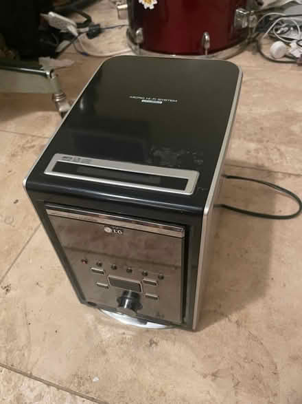 Photo of free stereo cd player radio (North Hollywood) #2