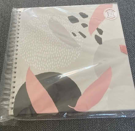 Photo of free Hobbycraft Scrapbook (Top Amersham HP6) #1