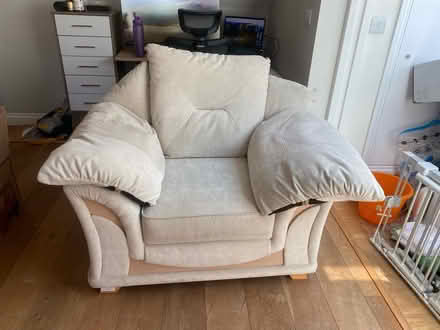 Photo of free Super comfy armchair (N42HP) #1