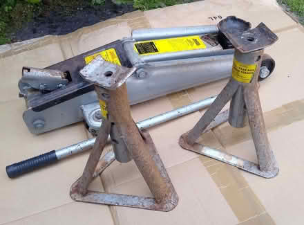 Photo of free 2 Ton Hydraulic Trolley Jack + 2 Axle Stands (Lee Chapel SS15) #1