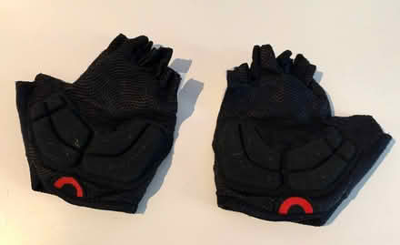 Photo of free Cycling Gloves - Specialized small (Upper Sydenham SE26) #2