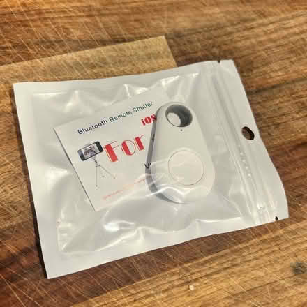 Photo of free Bluetooth Remote Shutter smartphone (Letchworth SG6) #1