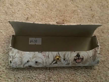 Photo of free Glasses case with westie decoration (Ellastone DE6) #2
