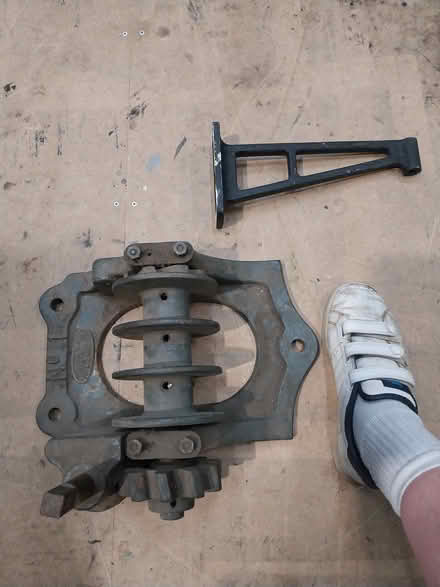 Photo of free Old iron winch (YA Theatre Guildford) #1