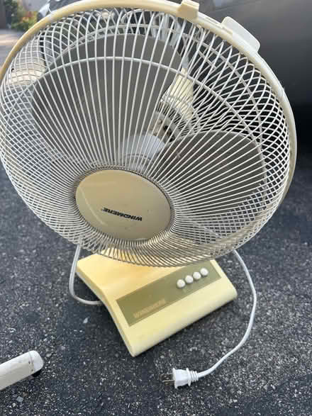 Photo of free Fan - works well (Erin Mills Parkw) #1