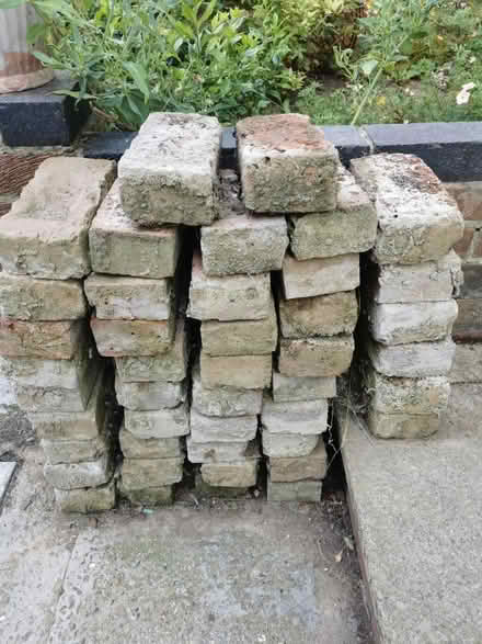 Photo of free Old bricks (Adeyfield. HP2) #1