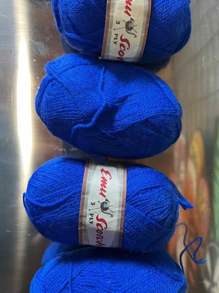 Photo of free 4oz vintage 3ply 100% wool yarn in beautiful bright blue (Harley Shute TN38) #4