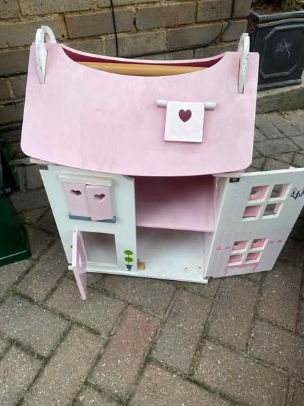 Photo of free Dolls house (GL51) #1