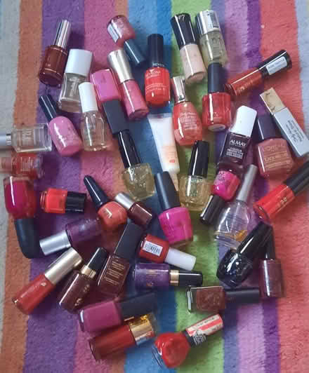 Photo of free Bag of nail polish (Kenton HA3) #1