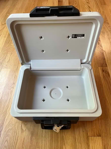 Photo of free Sentry model 1160 portable safe (Los Gatos near downtown) #2