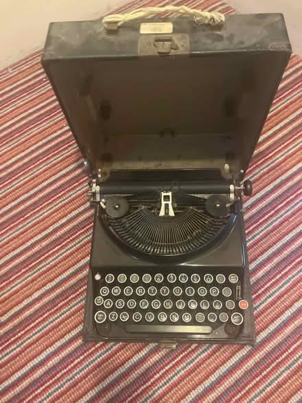 Photo of free Antique typewriter (Raynes Park , london) #1