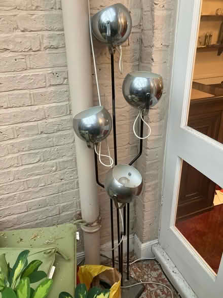 Photo of free Lamp (Raynes Park , london) #1
