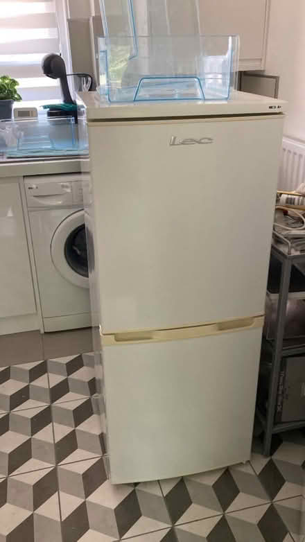 Photo of free Fridge Freezer (SE16) #1