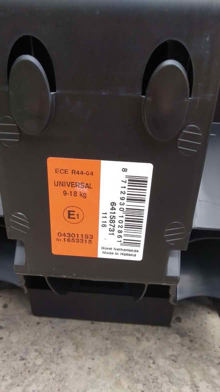 Photo of free Maxi Cosi baby car seat (Beaconsfield HP9) #4