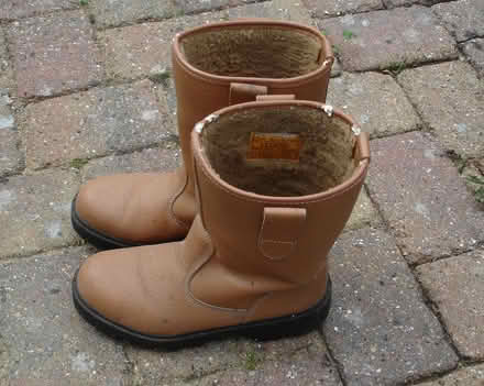 Photo of free Work Boots - Size 7 (UK) (Rowledge Nr Farnham) #1