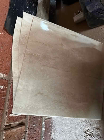 Photo of Palace cream bathroom tiles (Balti Triangle B12) #1