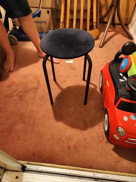 Photo of free Little stool (Tn12) #1