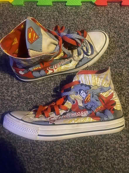 Photo of free Superman converse (Hammersmith) #3